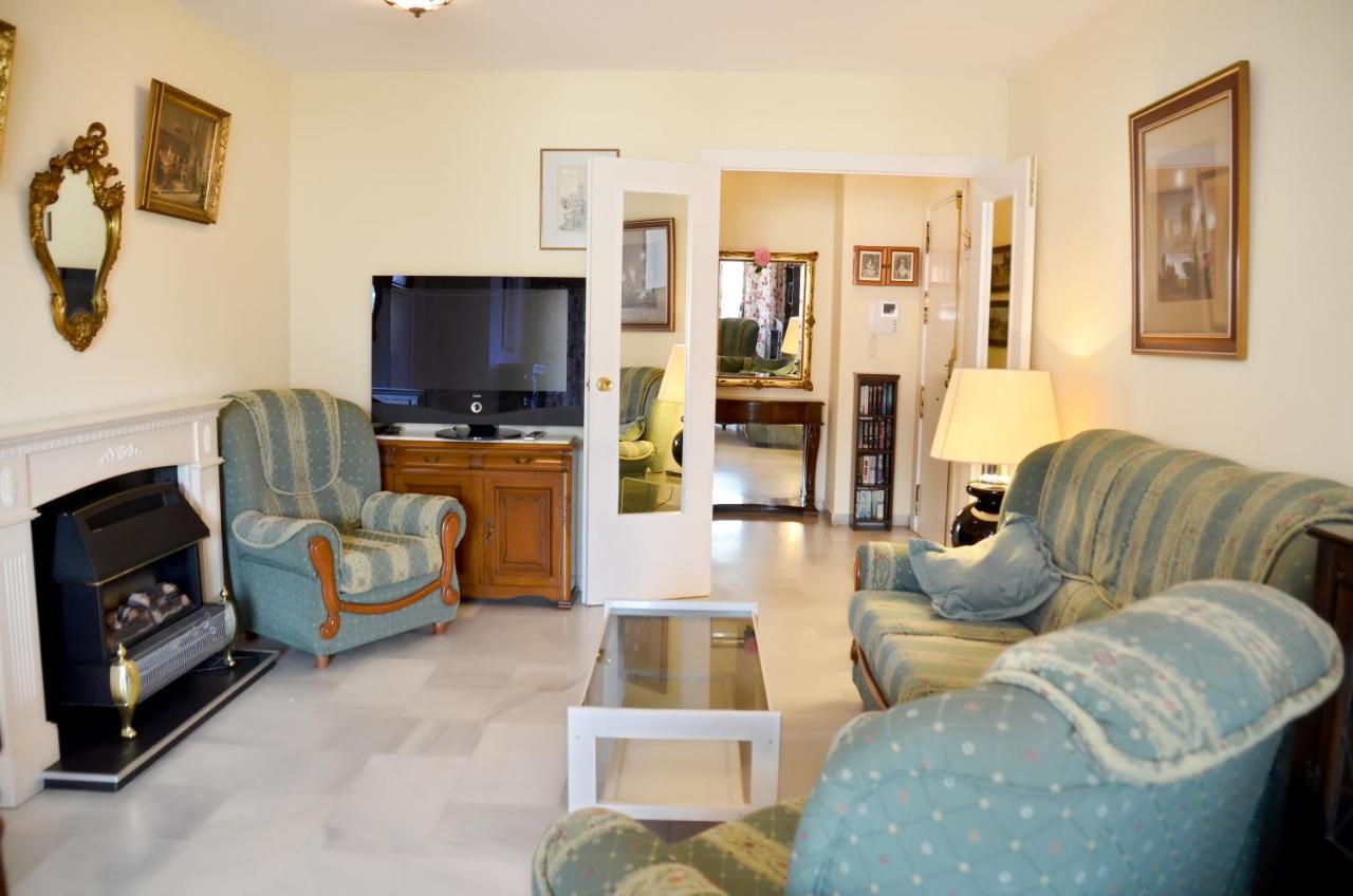 Carihuela Playa Apartment Torremolinos Luaran gambar